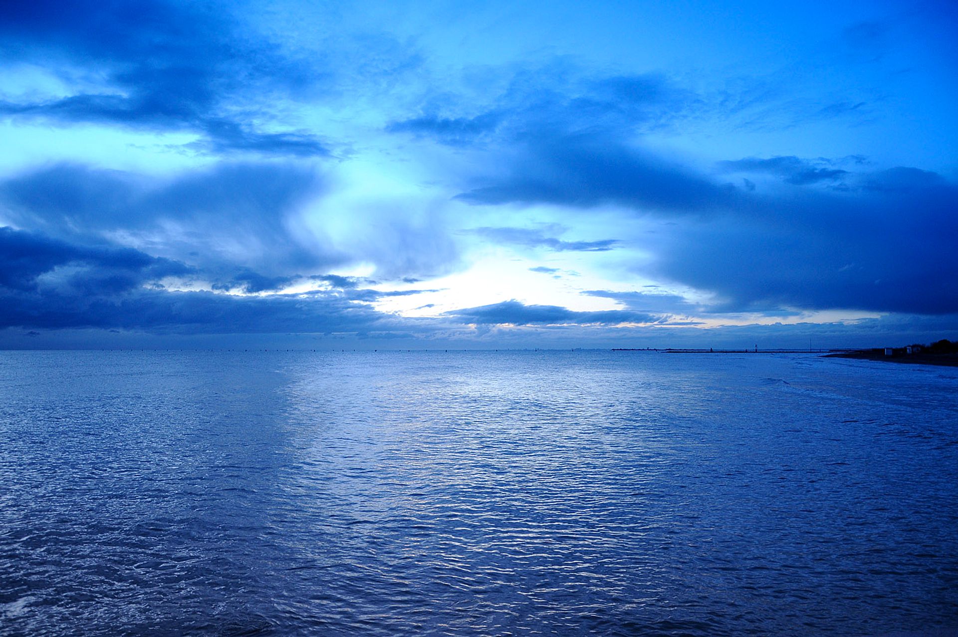 Vast blue sea horizon